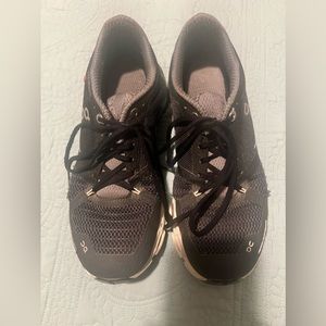 On Cloud Lace Up Black Sneakers size 7.5